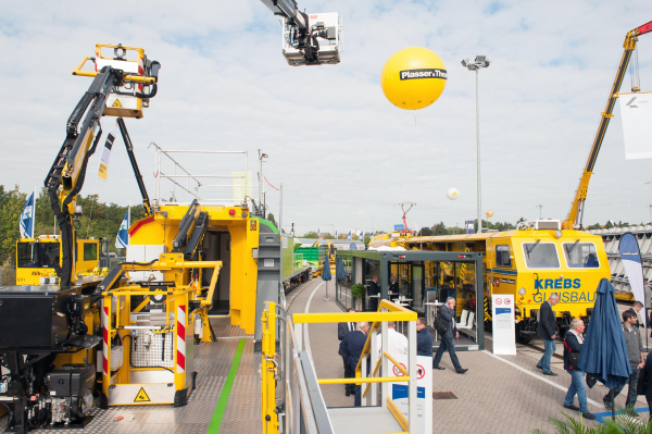 The yellow balloon guides the way to our machines on exhibition