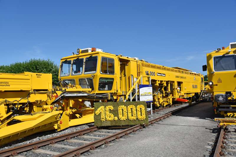 La máquina 16.000 de Plasser & Theurer para Rete Ferroviaria Italiana 