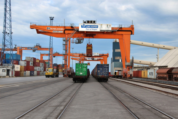 Der Hafen Koper ist auf wachsende Transportmengen vorbereitet – auch dank vieler Bahngleise. © Luka Koper