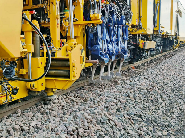 With the new machines, mostly replacing Unimat 08-475/4S models from the 1990s, the companies are operating the latest track maintenance machines in Poland.