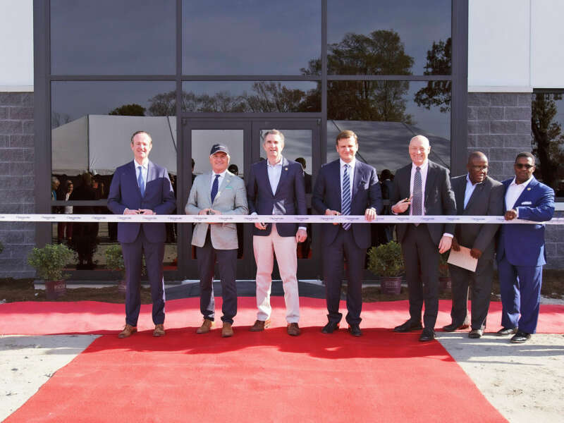 El edificio de oficinas fue inaugurado oficialmente en diciembre de 2021.