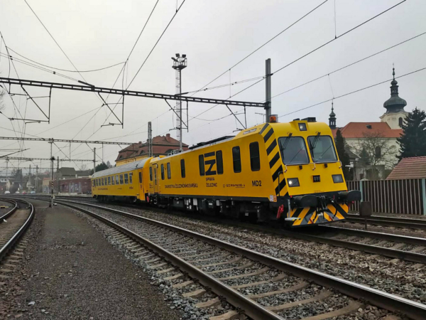 The two new track inspection vehicles for Czech railways: the EM100 and EM200