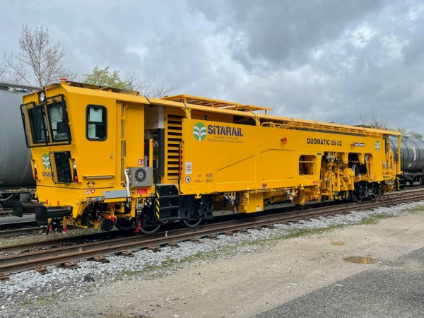 The Duomatic 08-32 C tamping machine for Sitarail operations in Côte d'Ivoire and Burkina Faso.