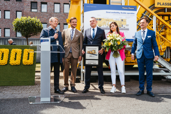 Plasser & Theurer supplied its 17,000th machine to Poland.