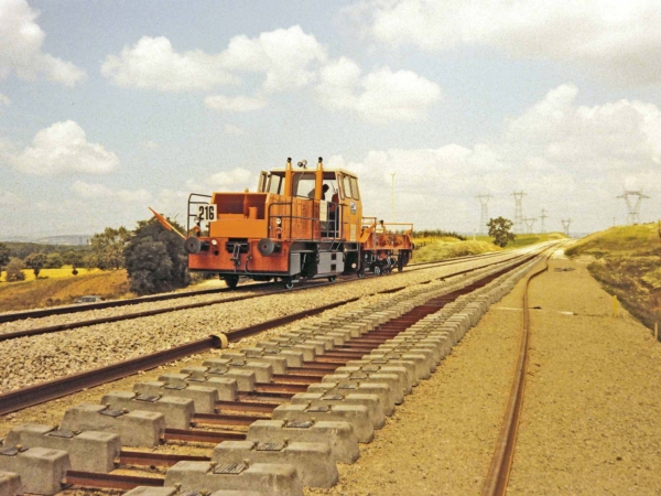 Ein perfekt gestopftes und stabilisiertes Gleis ist die Grundlage für eine nachhaltige Gleislage mit längeren Instandhaltungsintervallen.