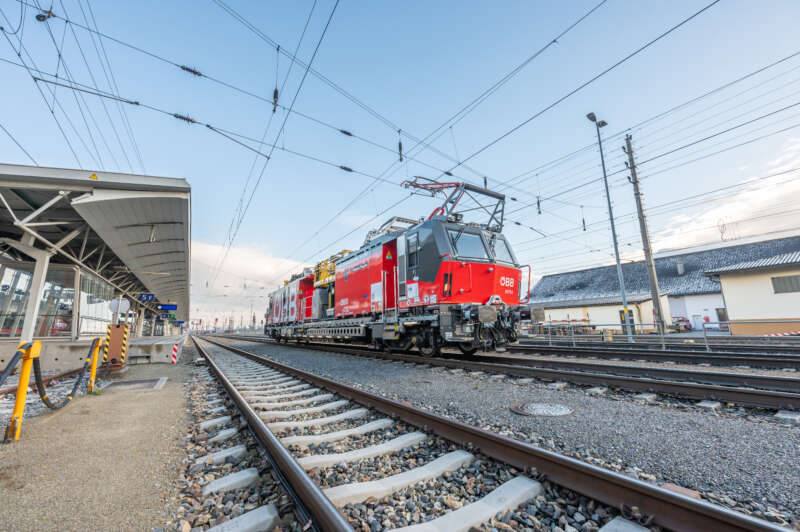 Plasser CatenaryCrafter 15.4 E³ Type 1 on a test run between Linz and St. Pölten