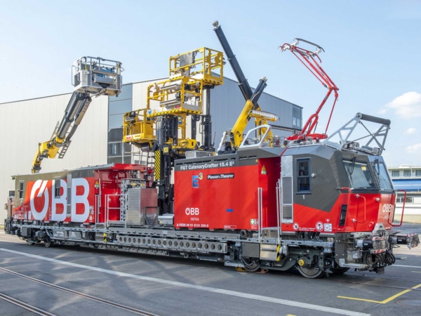 Plasser CatenaryCrafter 15.4 E³ for ÖBB – a sustainable specialist for overhead contact line construction.