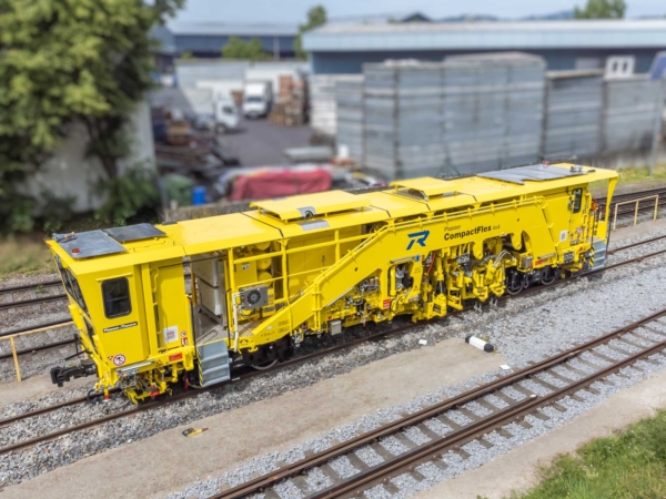 Compact and highly economical track maintenance machines make an important contribution to functional railway infrastructure and its expansion worldwide.