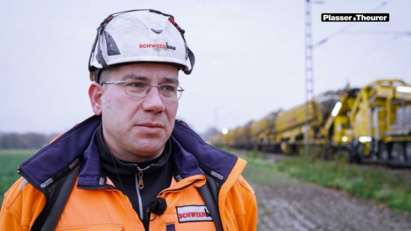 Jens und sein Team stellen sicher, dass die Maschineneffizienz maximal bleibt - denn ein Aushubeinsatz verursacht auch beim hochwertigsten Material aufgrund der Härte der Steine Verschleiß.