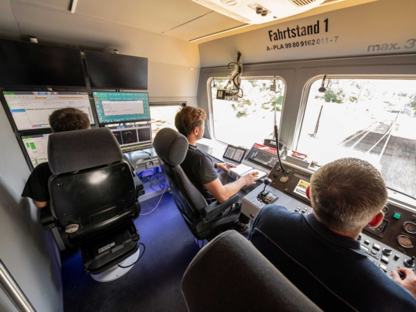 These track inspection vehicles can record sections of track in comparable quality faster and with less staff than in the past.